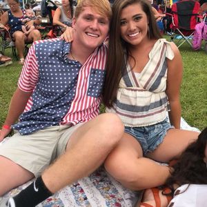 Meet your Posher, Max